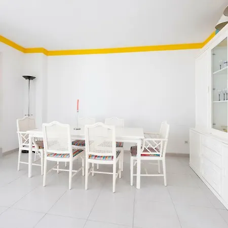 Monterroso Apartament *